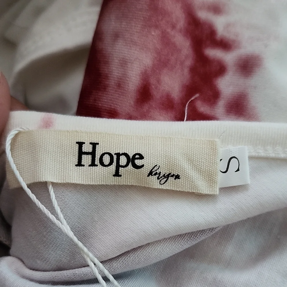 NWT Hope Horizon Red Tie-Dye Short Romper - Small Vacation Summer Tie Dye - Picture 3 of 7